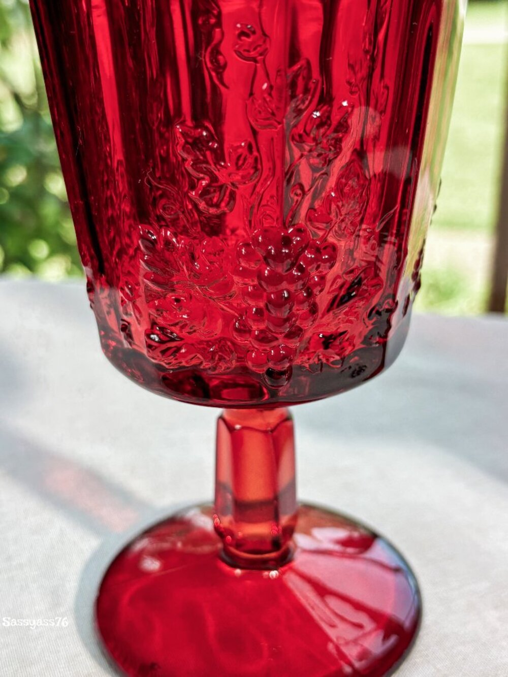 🆕VTG▪️FENTON▪️Mid-Cent Stemmed Grape Embossed Red Amberina Heavy Glass Goblets - Picture 2 of 5